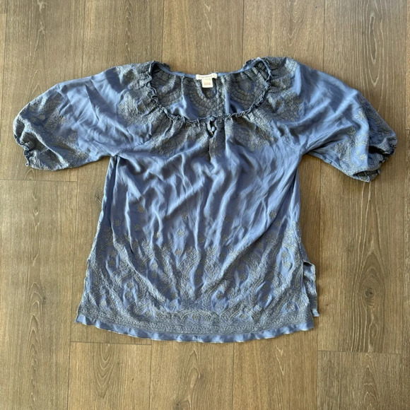 Sundance Tops - Sundance women’s petite medium blue peasant blouse embroidered tunic top